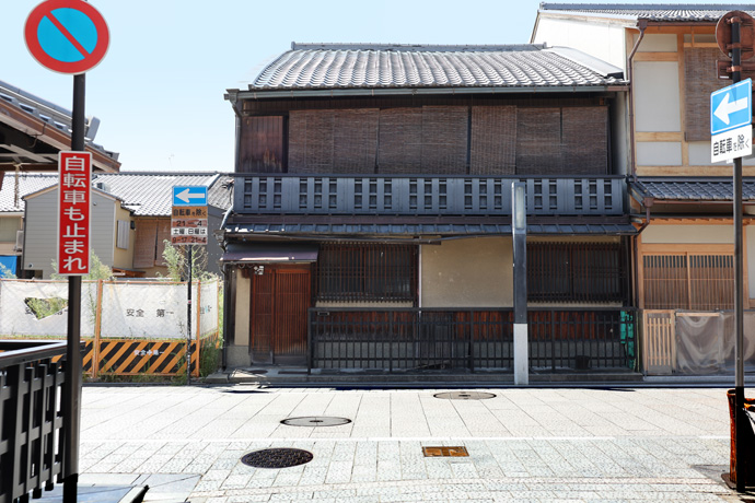 花見小路から初音小路へ: 京都を歩くアルバム